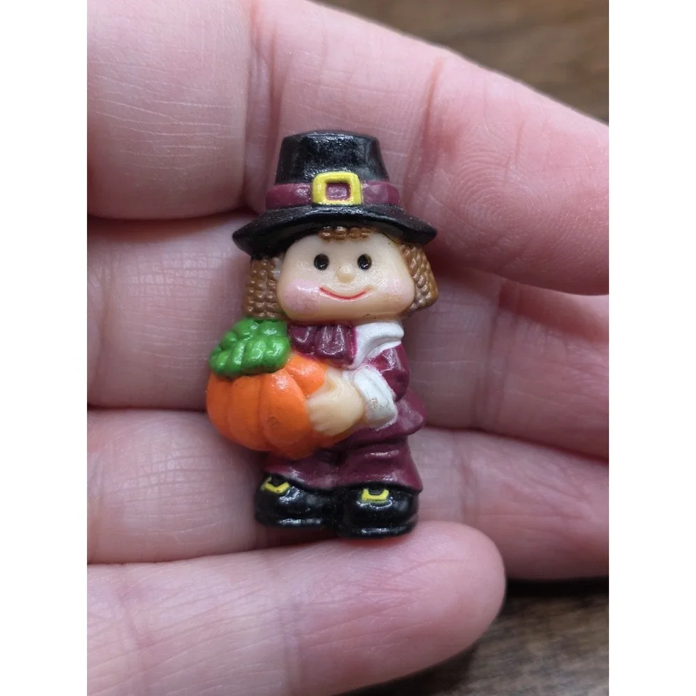 Russ Pilgrim Pin Brooch Thanksgiving Fall Fashion Jewelry